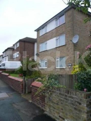 			VIEWINGS HIGHLY RECOMMENDED!!!, 2 Bedroom, 1 bath, 1 reception Flat			 Newnham road, WOOD GREEN N22